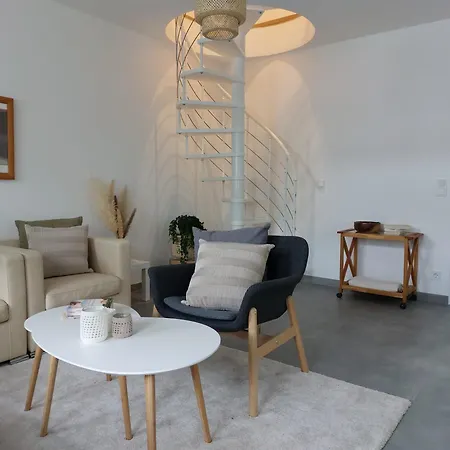 Apartment Stilvolle Zwei Etagenwohnung, Parkplatz