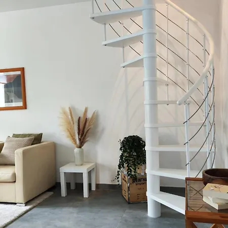 Apartment Stilvolle Zwei Etagenwohnung, Parkplatz Gröbenzell
