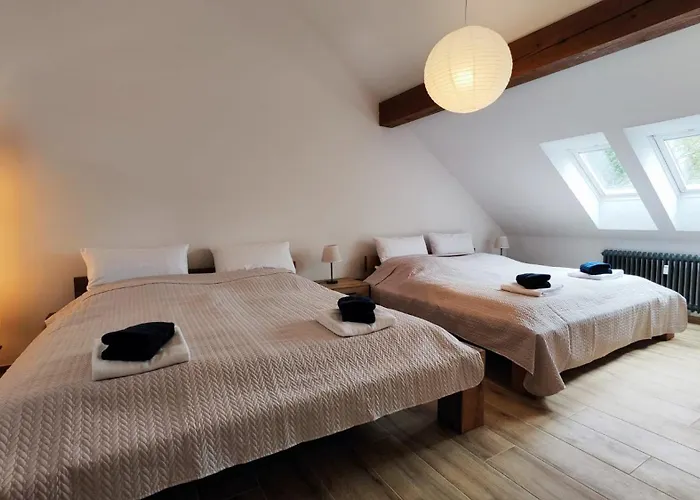 Stilvolle Zwei Etagenwohnung, Parkplatz Gröbenzell